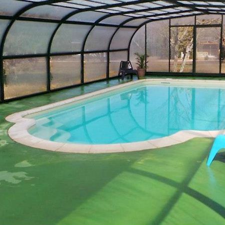 Bungalow de 2 chambres avec piscine partagee terrasse amenagee et wifi a Mejannes le Clap Extérieur photo